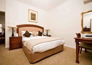 Country Plaza Queanbeyan,Crestwood>>Canberra,3 star