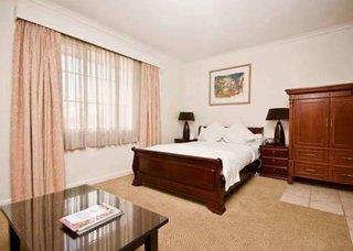 Country Plaza Queanbeyan,Crestwood>>Canberra,3 star