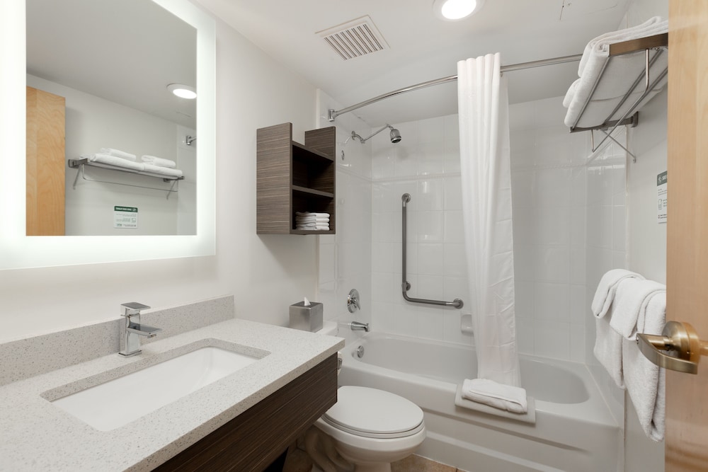 grand park hotel and suites downtown vancouver ascend hotel collection