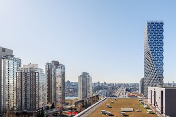 grand park hotel and suites downtown vancouver ascend hotel collection