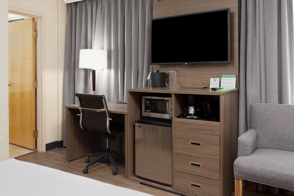 grand park hotel and suites downtown vancouver ascend hotel collection