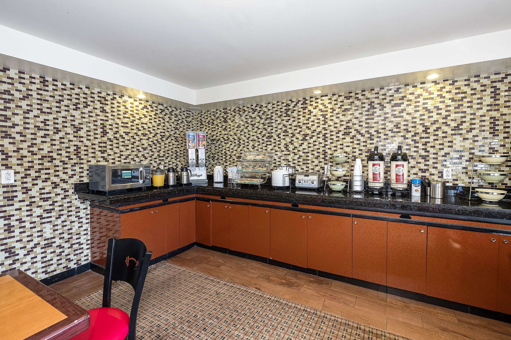 red roof inn hartford vernon