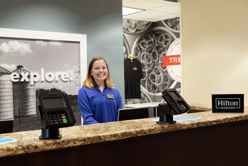 hampton inn and suites rogers
