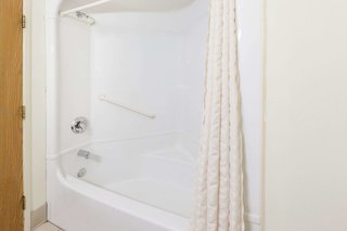 travelodge by wyndham romulus detroit airport