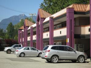 North Vancouver Hotel,British Columbia>>District Of North Vancouver,2 star