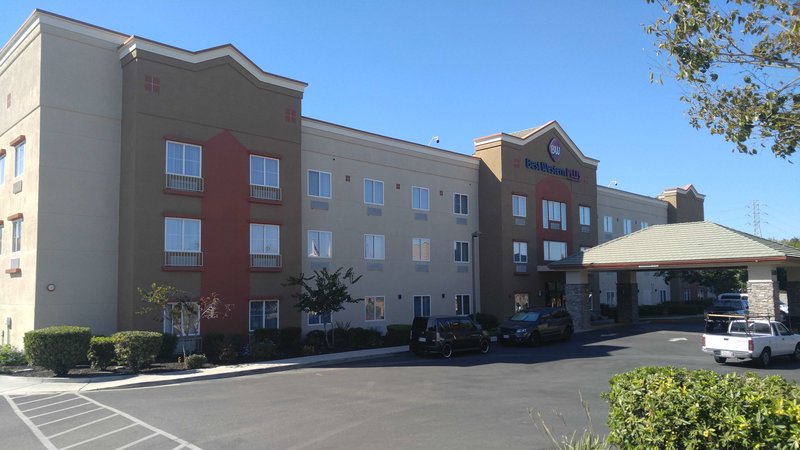 Best Western Plus Delta Inn & Suites