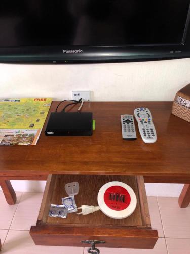 jasmine villa tropical garden