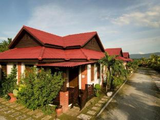 jasmine villa tropical garden