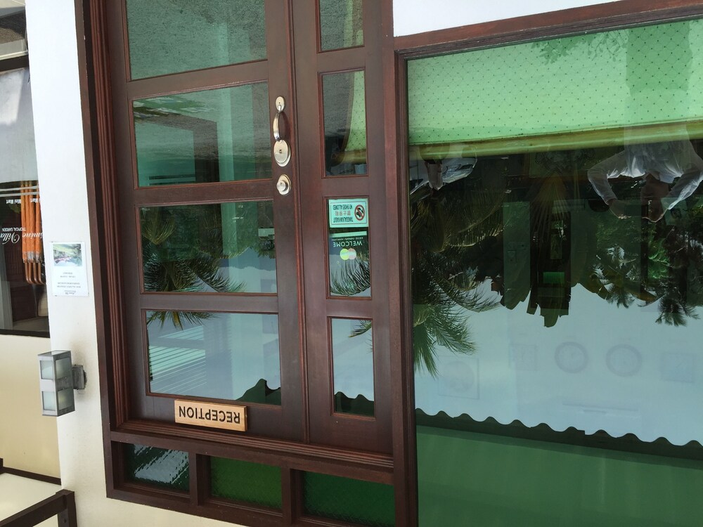 jasmine villa tropical garden