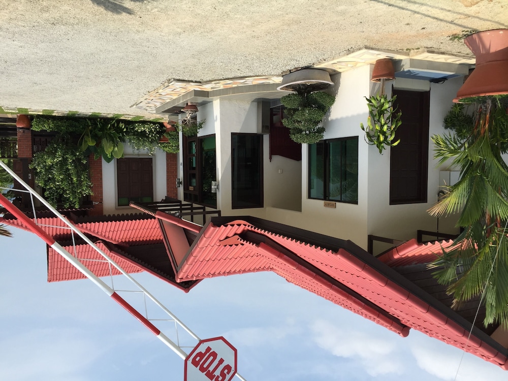 jasmine villa tropical garden