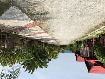 jasmine villa tropical garden