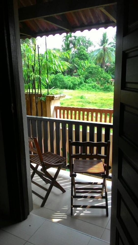 jasmine villa tropical garden