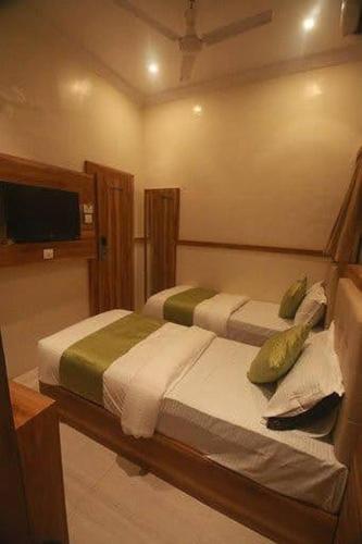 Hotel Al Madina Palace,Mumbai>>Gateway Of India,2 star