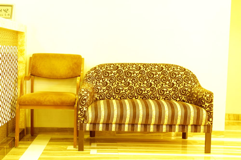 Hotel Gulf,Mumbai>>Colaba,2 star