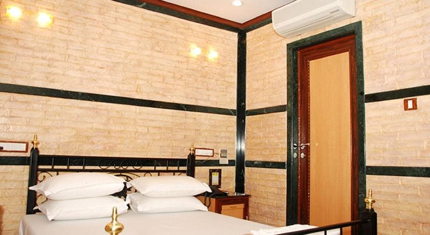 hotel hira palace
