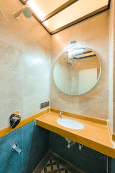 travellers inn mumbai
