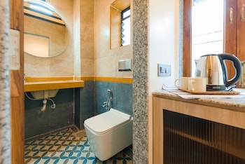 travellers inn mumbai