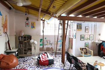 travellers inn mumbai
