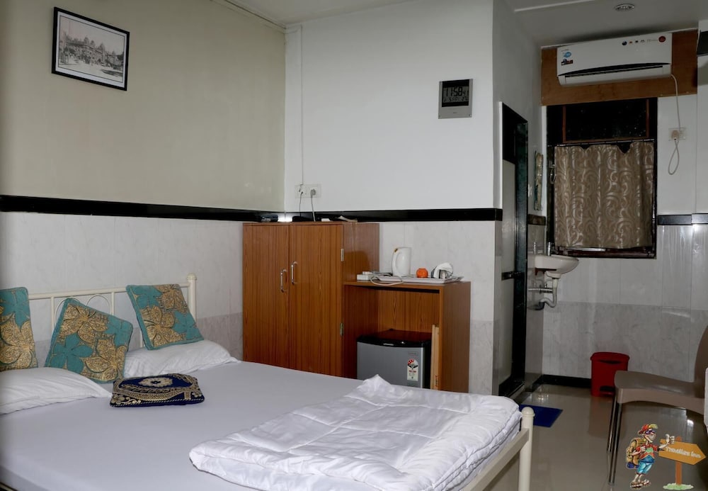 travellers inn mumbai