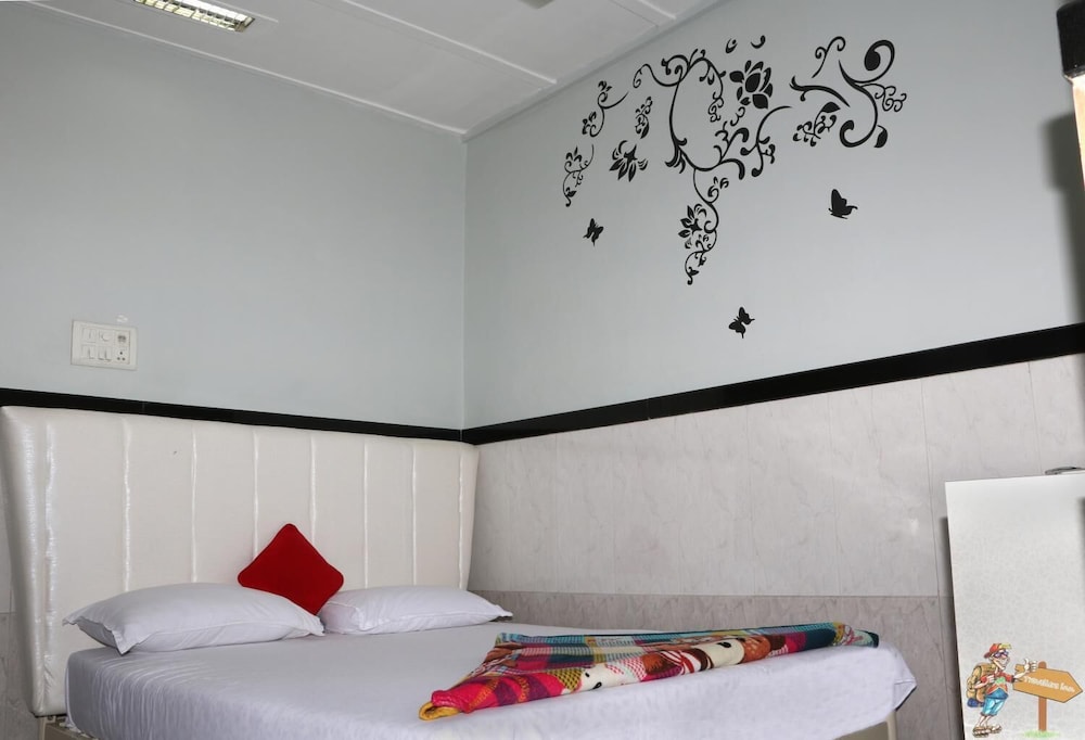 travellers inn mumbai