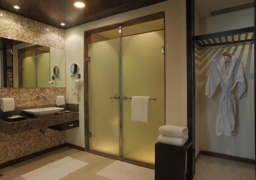 E Hotel,Royapettah,4 star