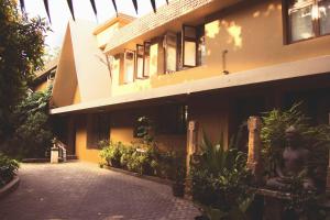 hanu reddy residences poes garden