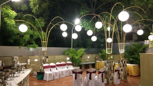 hanu reddy residences poes garden