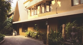 hanu reddy residences poes garden