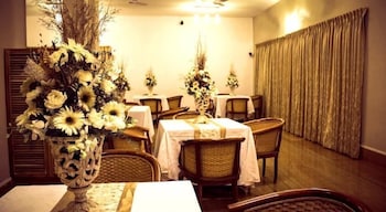 hanu reddy residences poes garden