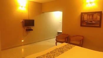 hanu reddy residences poes garden