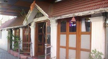 Hotel Manickam Grand,Kanchipuram>>Chennai,3 star