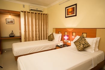 taz kamar inn