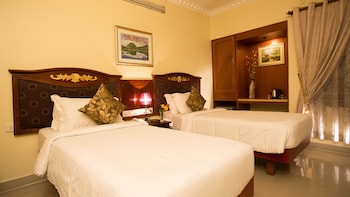 taz kamar inn
