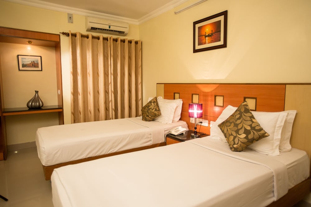 taz kamar inn
