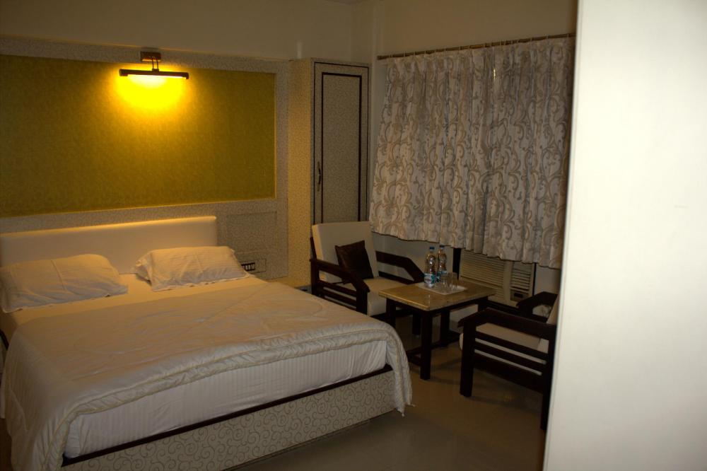hotel solitaire vashi