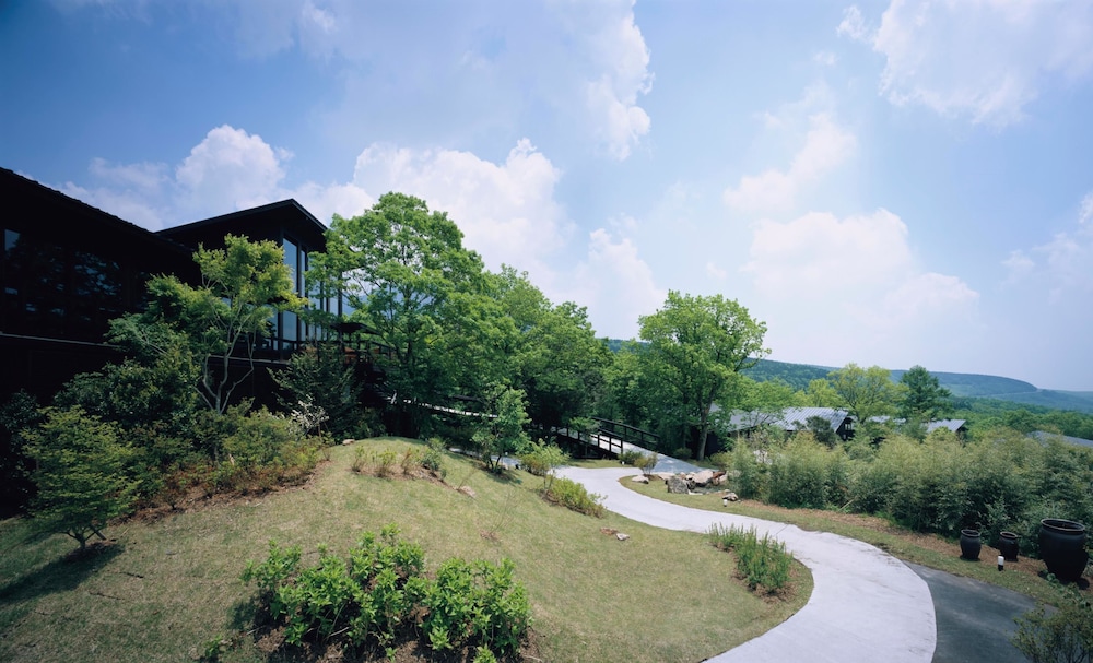 hoshino resorts kai aso
