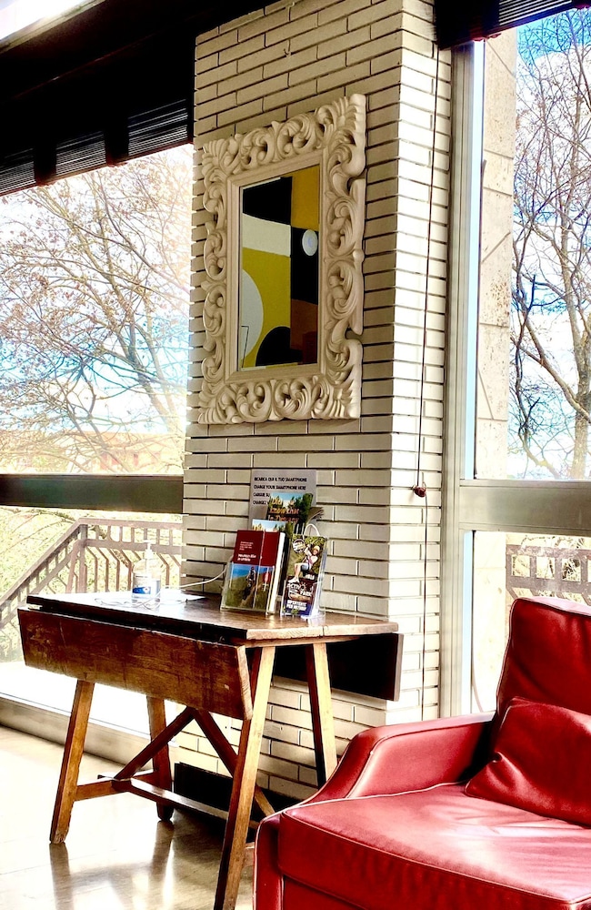 lh arca street art hotel