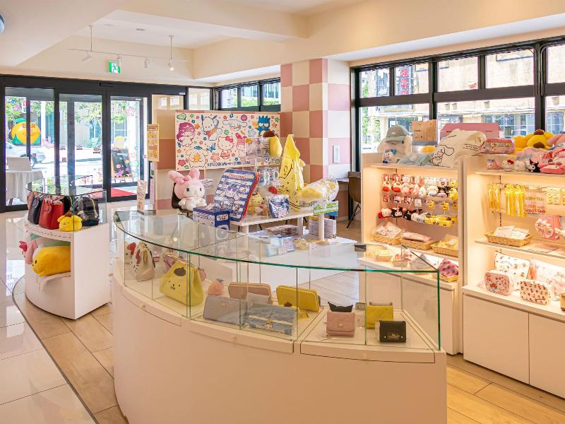 hotel okinawa with sanrio characters