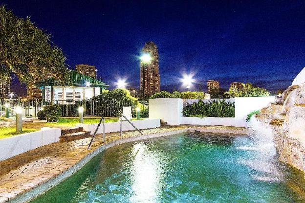 the waterford on main beach