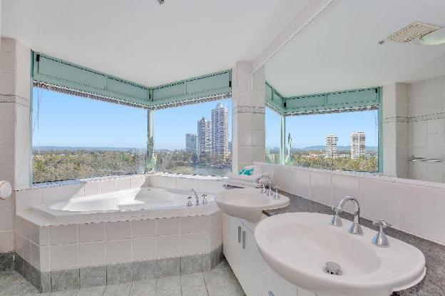 the waterford on main beach