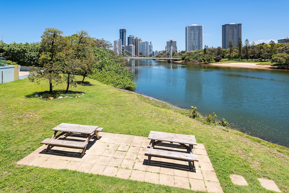 the waterford on main beach