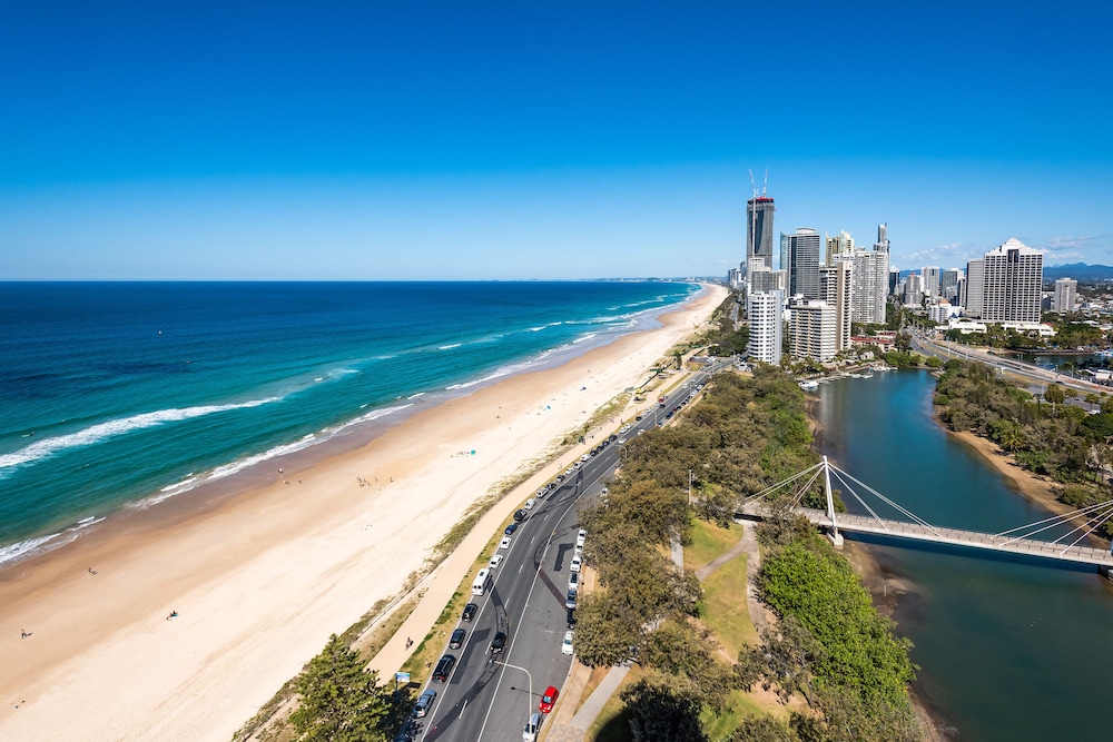 the waterford on main beach