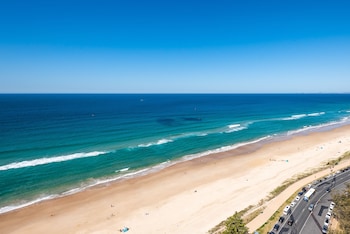 the waterford on main beach