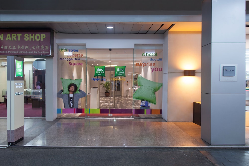 ibis styles jakarta mangga dua square