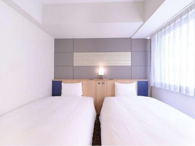 vessel inn ueno iriya station