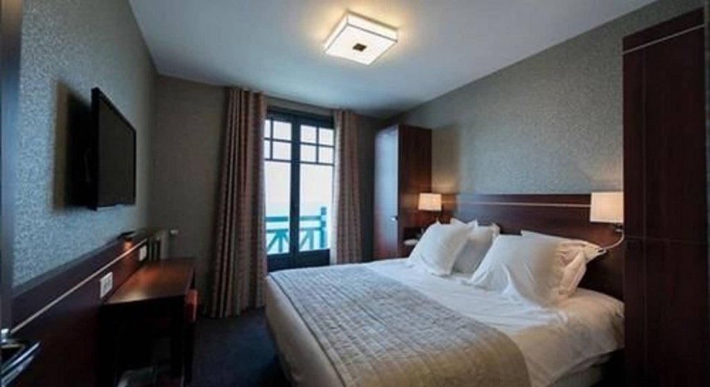 Hotel Les Ambassadeurs,Cathedrale De Sacre Coeur>>Oran,3 star