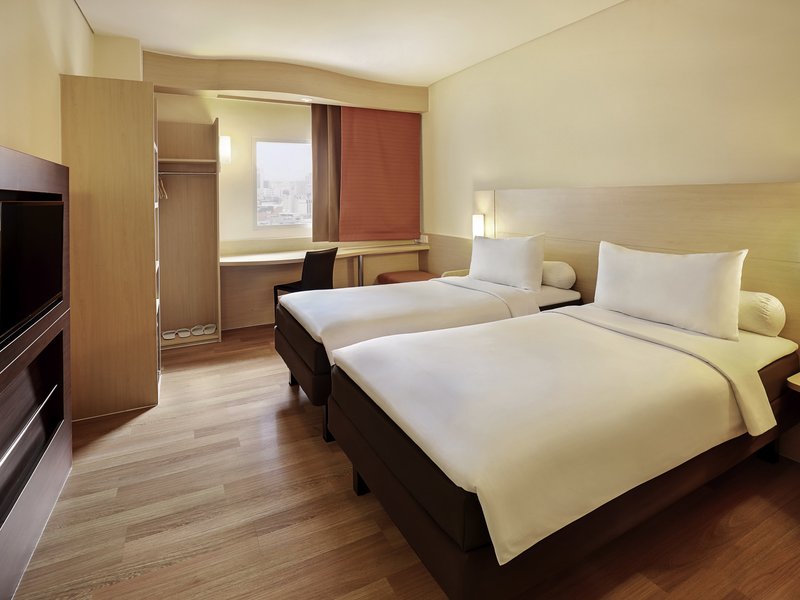 ibis jakarta harmoni