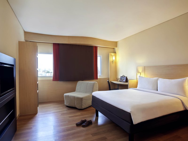 ibis jakarta harmoni