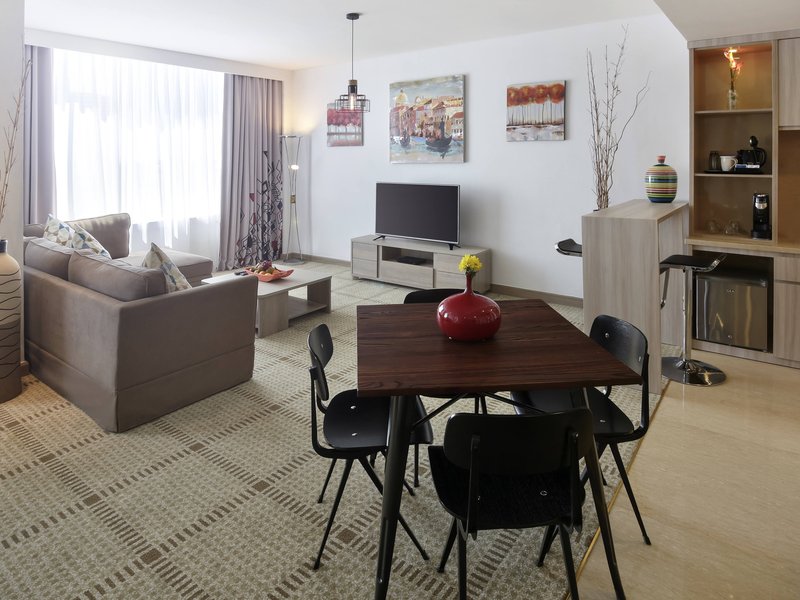 novotel makassar grand shayla