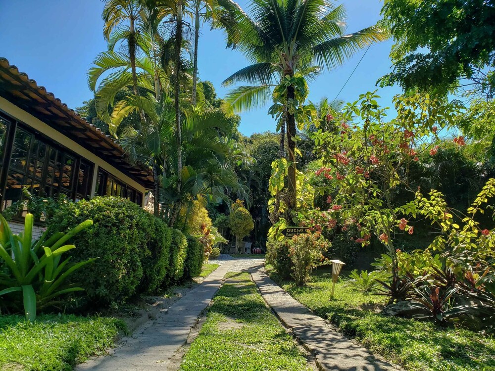 pousada tropical arraial